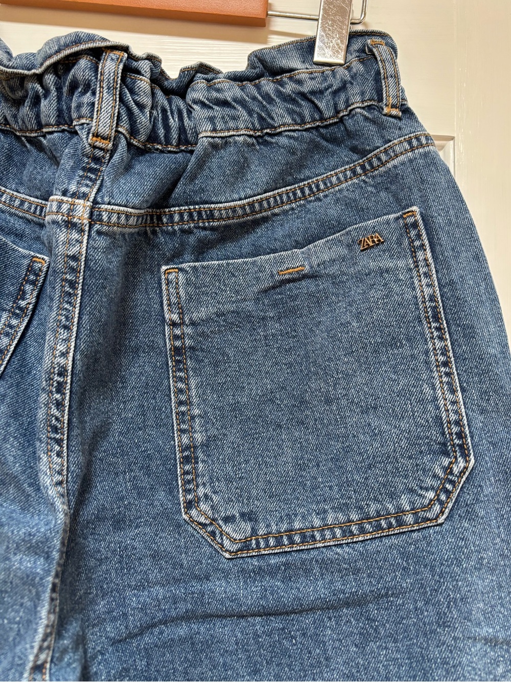 Zara High-Waisted Blue Paperbag Jeans - Picture 4 of 9